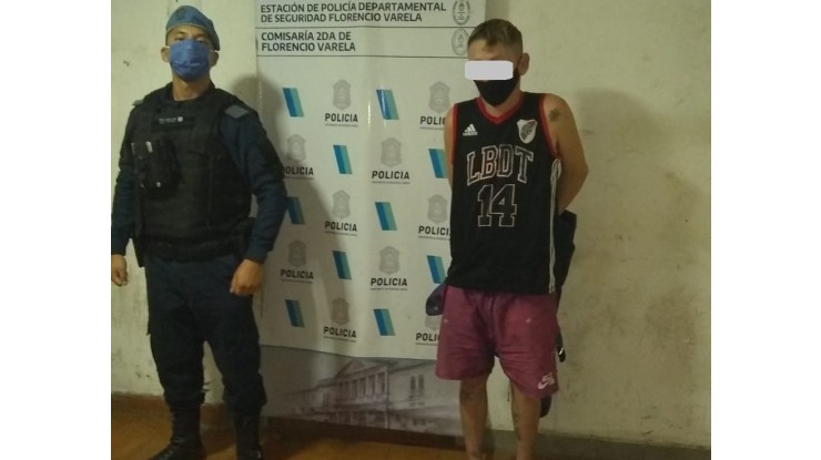 Aprehendido por amenazar a su hermana con un cuchillo